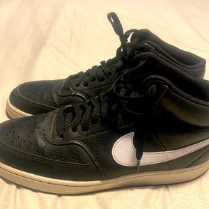 Nike mids size 12 black, white. good size